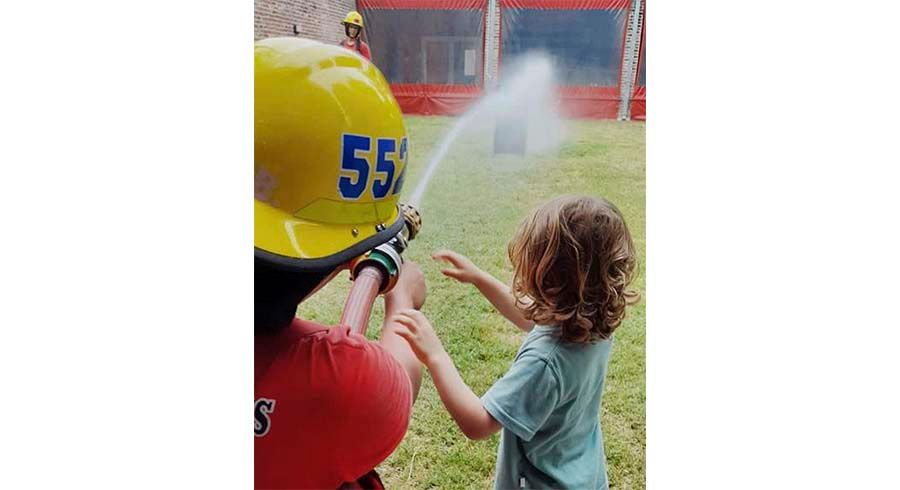 Bomberito por un día