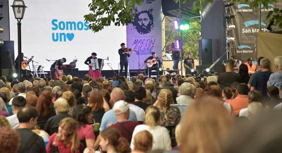 Más de 15 mil vecinas y vecinos disfrutaron el Festival Martín Fierro