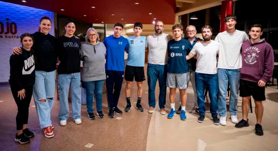 La S.A.G.V.B. reconoció a sus deportistas internacionales