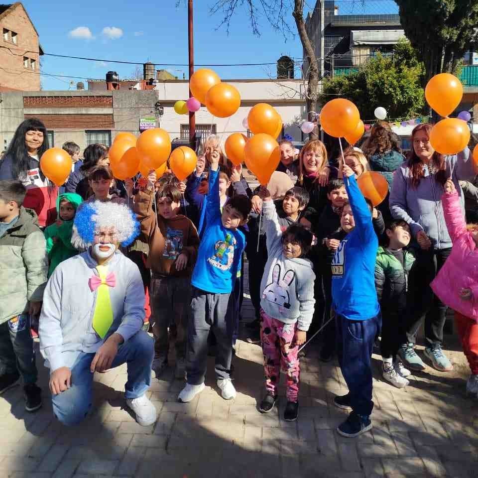 Analía, la voz de tu barrio, de tu comercio, de tu industria