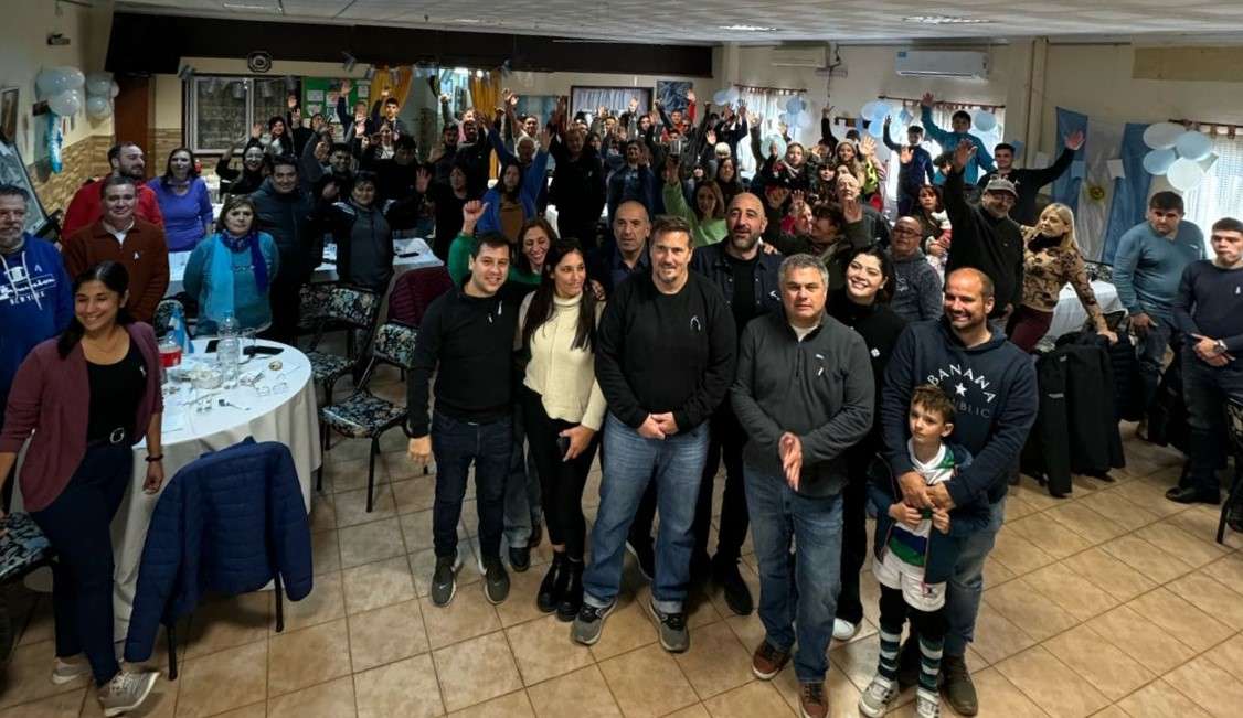 López Medrano y Pavone compartieron con vecinos un almuerzo patrio
