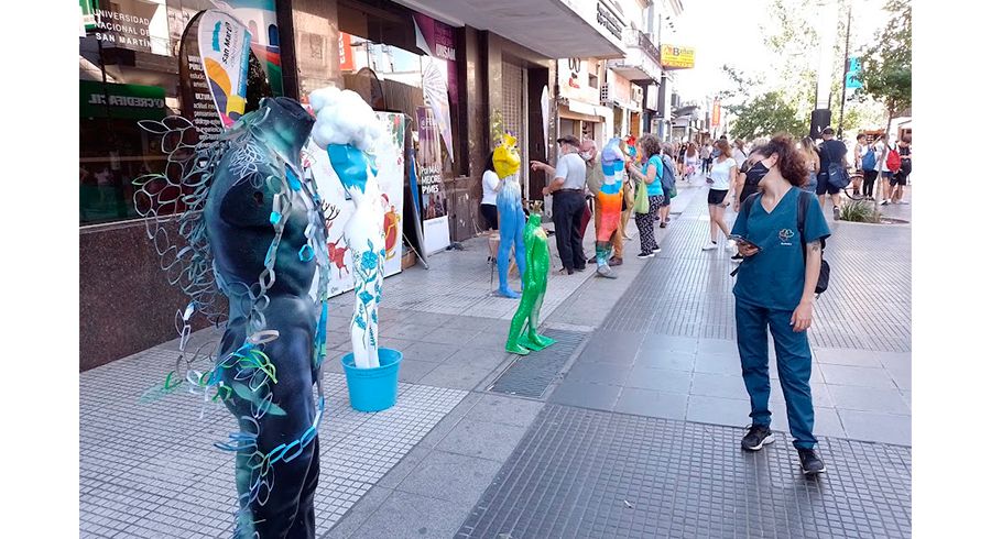 Navidad y arte en la peatonal Belgrano