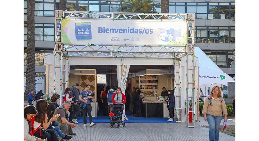 Miles de vecinos visitaron la Feria del Libro de San Martín
