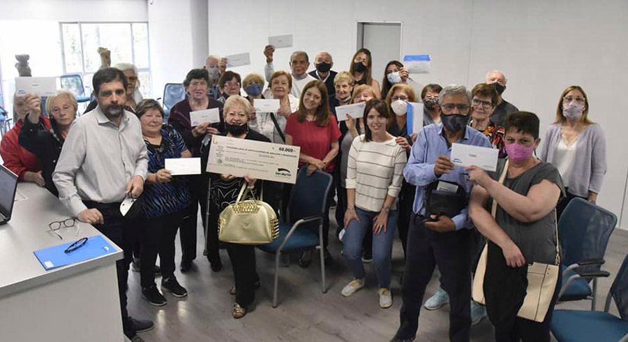 El MSM entregó subsidios a 11 centros de jubilados