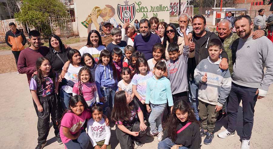 Fernando Moreira compartió una jornada de actividades en la nueva plaza de Barrio Güemes