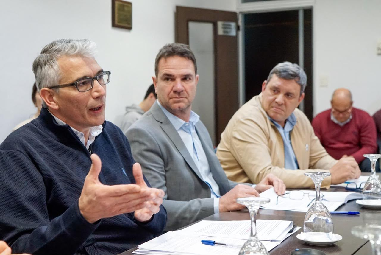 EL MASSISMO FORZO LA APROBACIÓN DE LAS TASER SIN LA CAMPORA Y SIN KICILOF