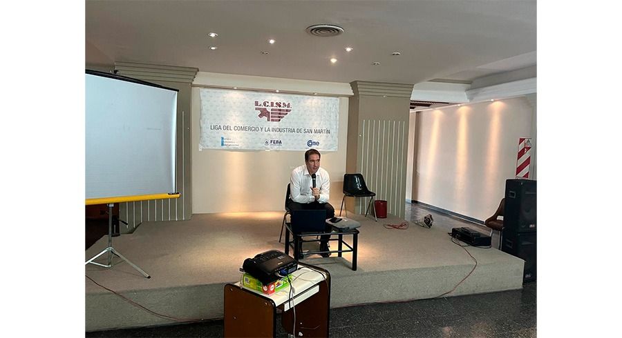 Damián Di Pace disertó en la Liga del Comercio y la Industria