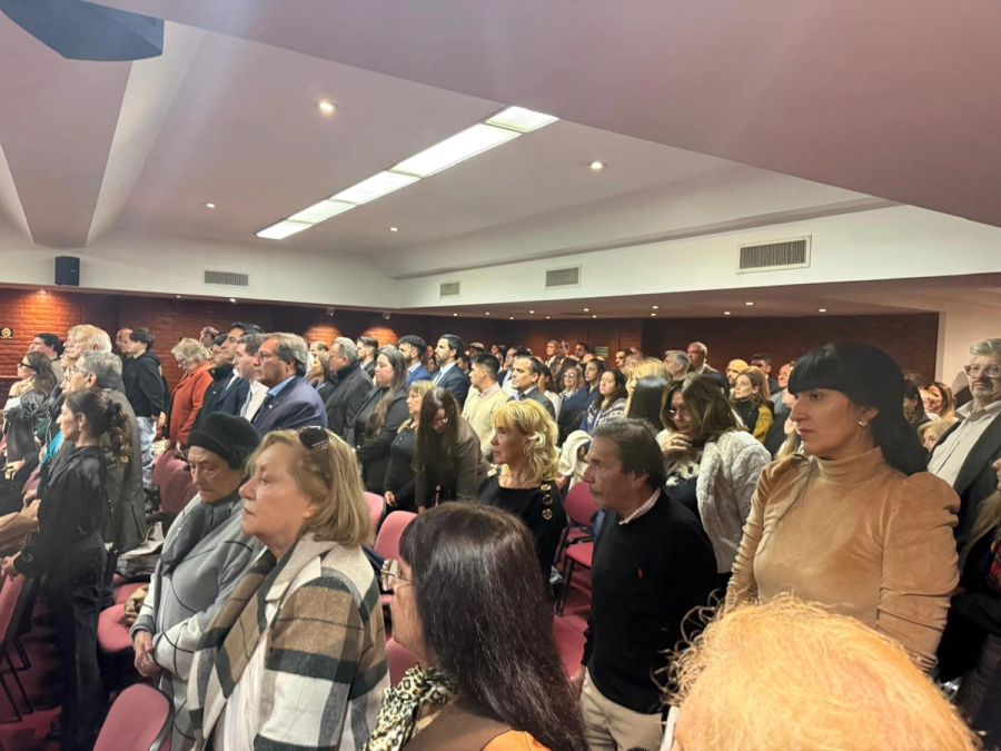 El salón estuvo colmado de abogados matriculados y funcionarios judiciales