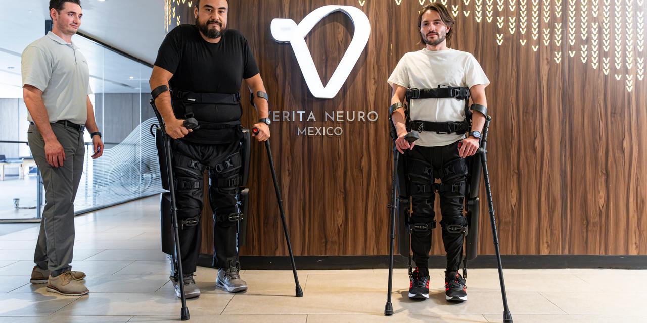 Two patients try Rewalk Personal Robotic Exoskeleton in Verita Neuro Mexico clinic