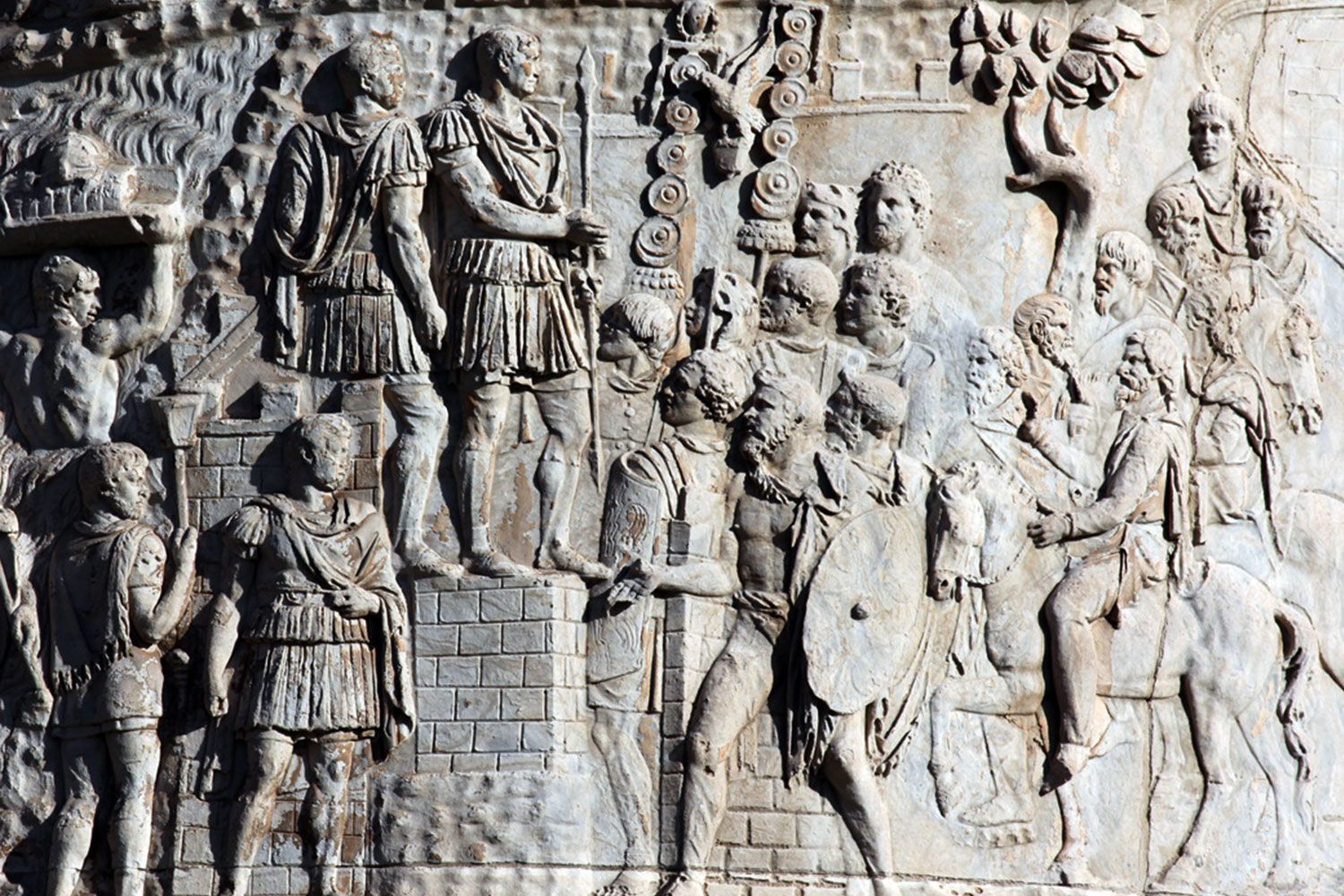 Scene XXV  on Trajans Column Trajan surveys a captured Dacian settlement