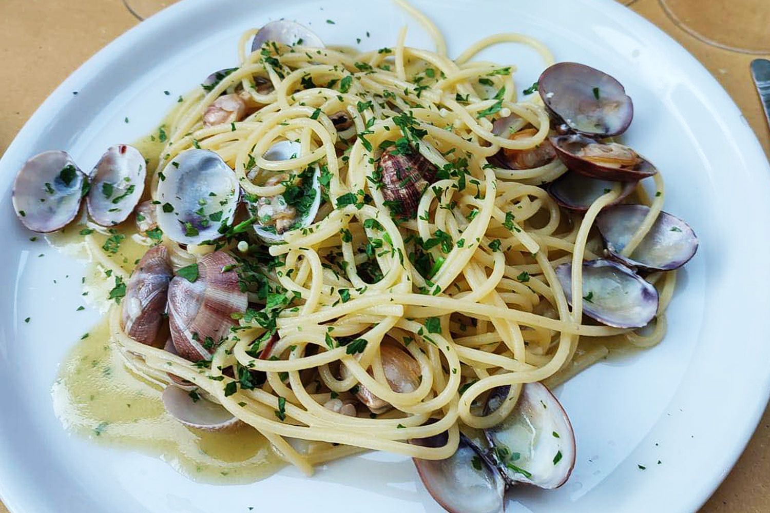 Spaghetti alle vongole at Ristorante Tre Stelle in Sant'Albino in Tuscany