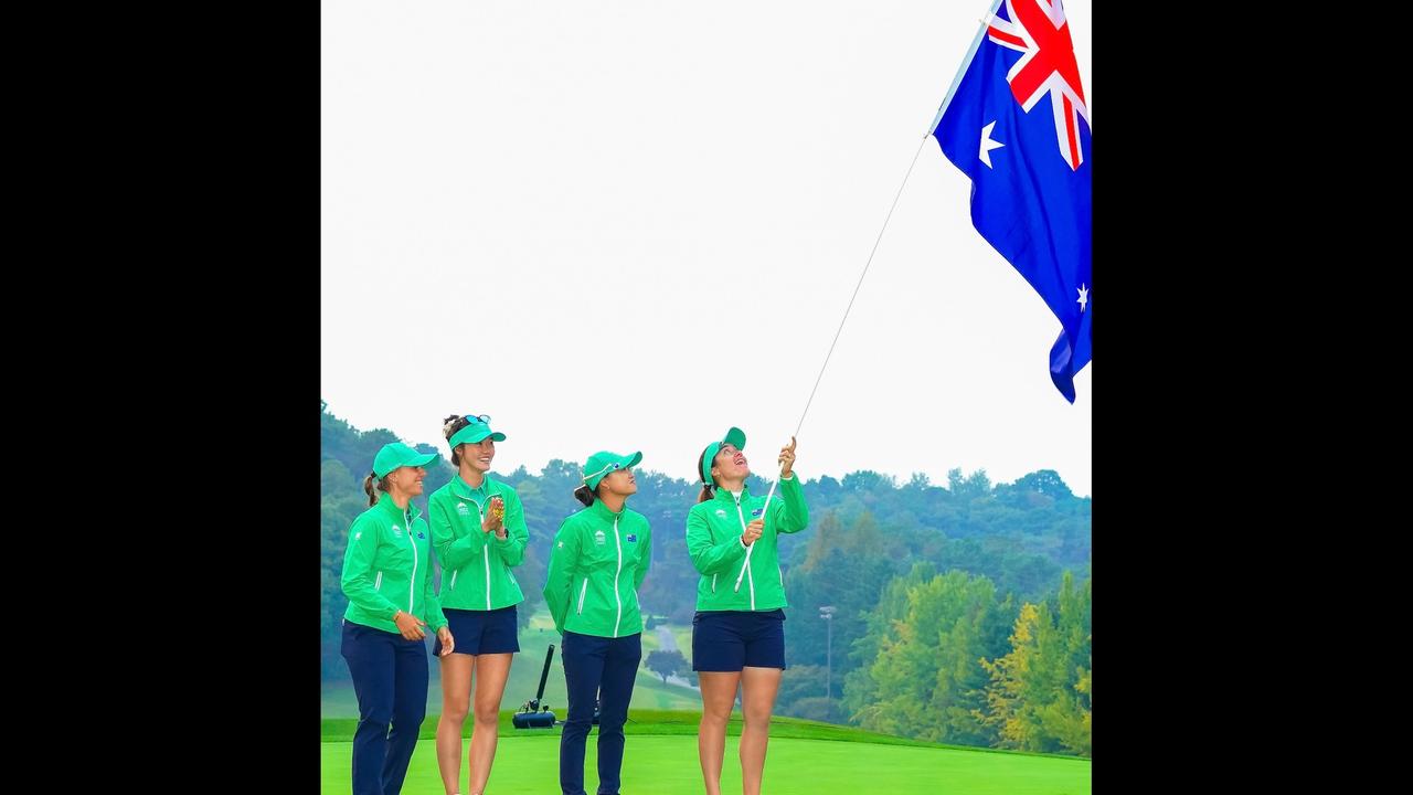 Ozzie girls fly the flag