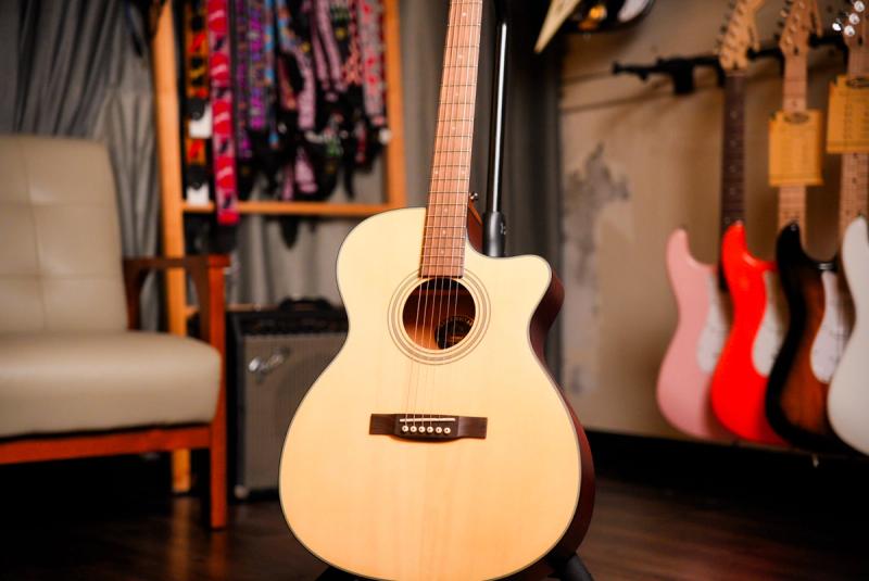 Guild OM-340C