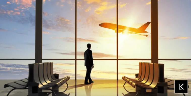 Freelance marketer working remotely while travelling
