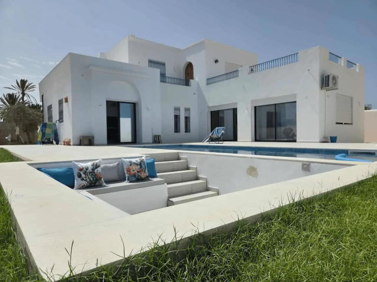 Villa avec piscine a vendre à Mezraya