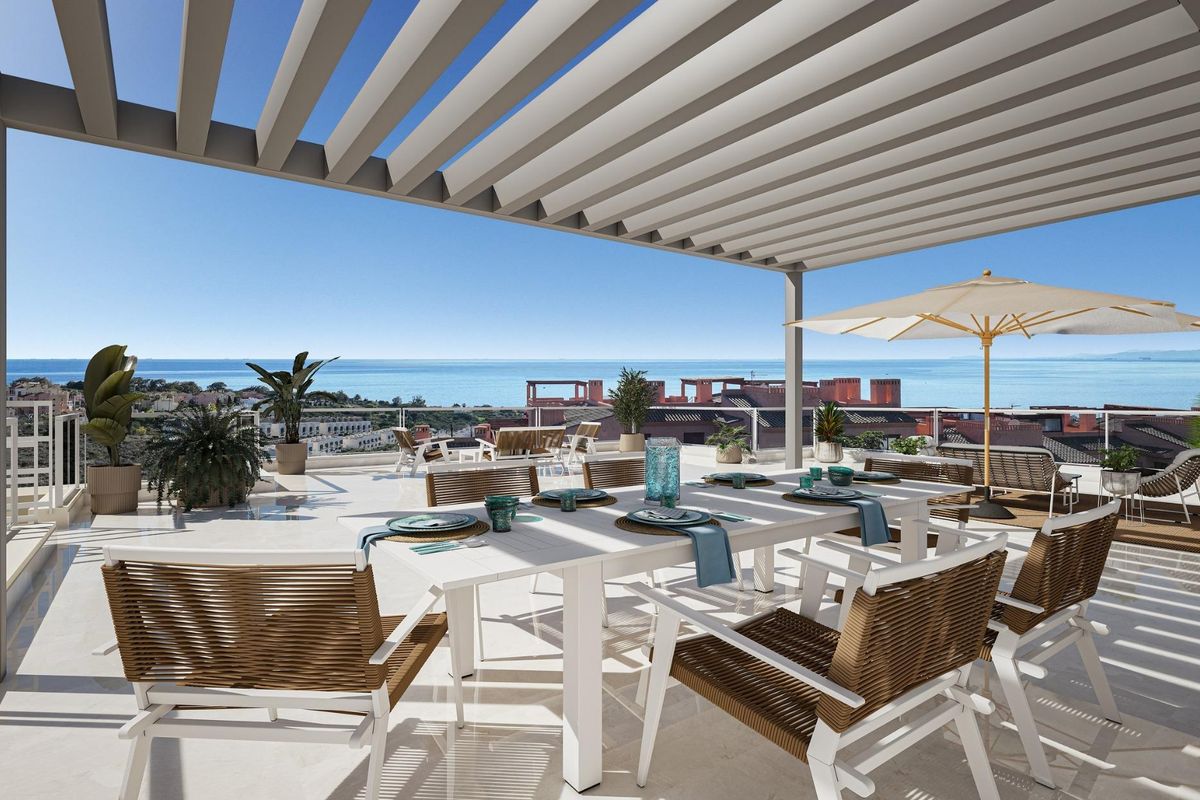 Penthouse exterior with sea views in Manilva