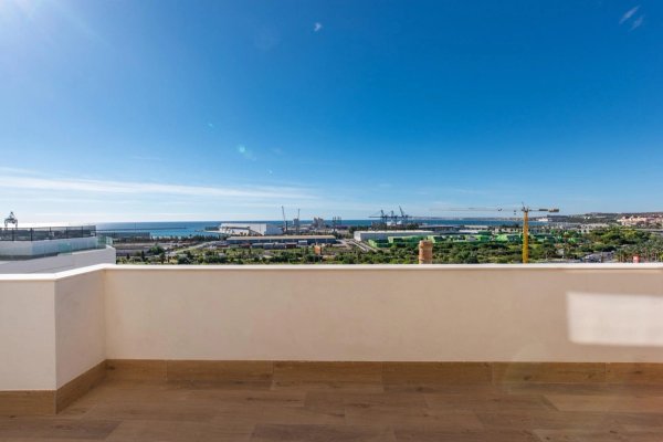 Penthouse met zeezicht in Alicante
