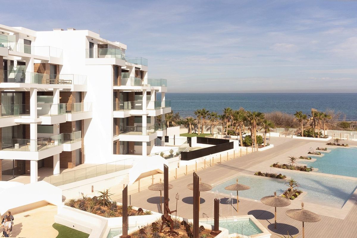 Ground floor apartment in Denia with sea views