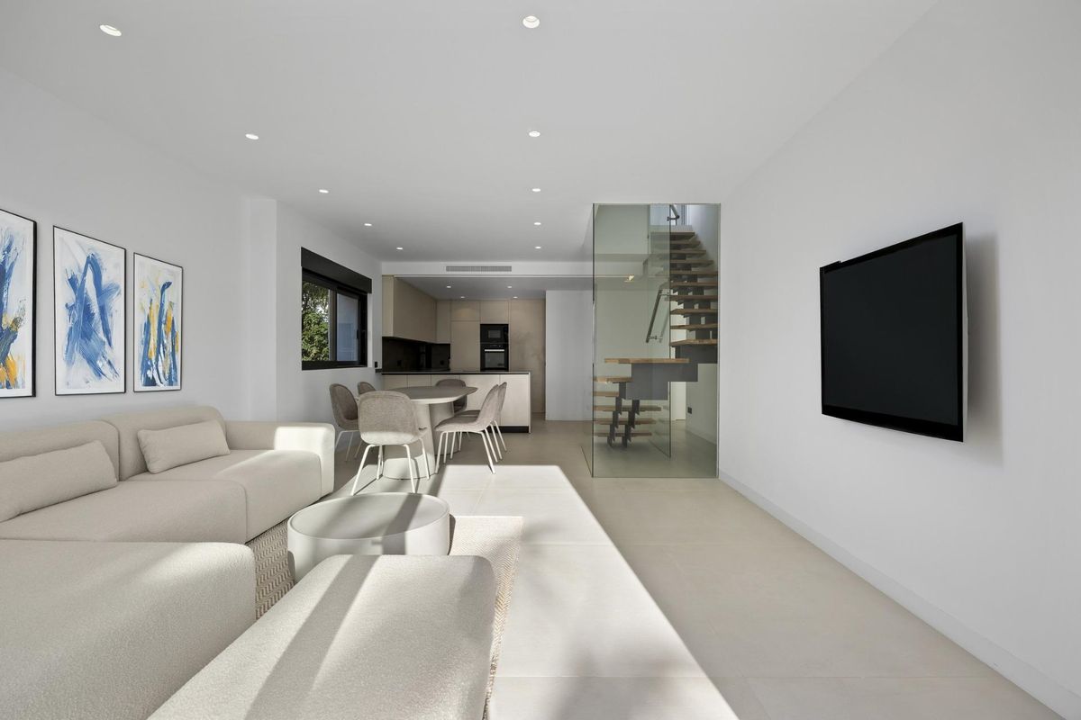 3-Slaapkamer Duplex Estepona Zeezicht - Afbeelding 13