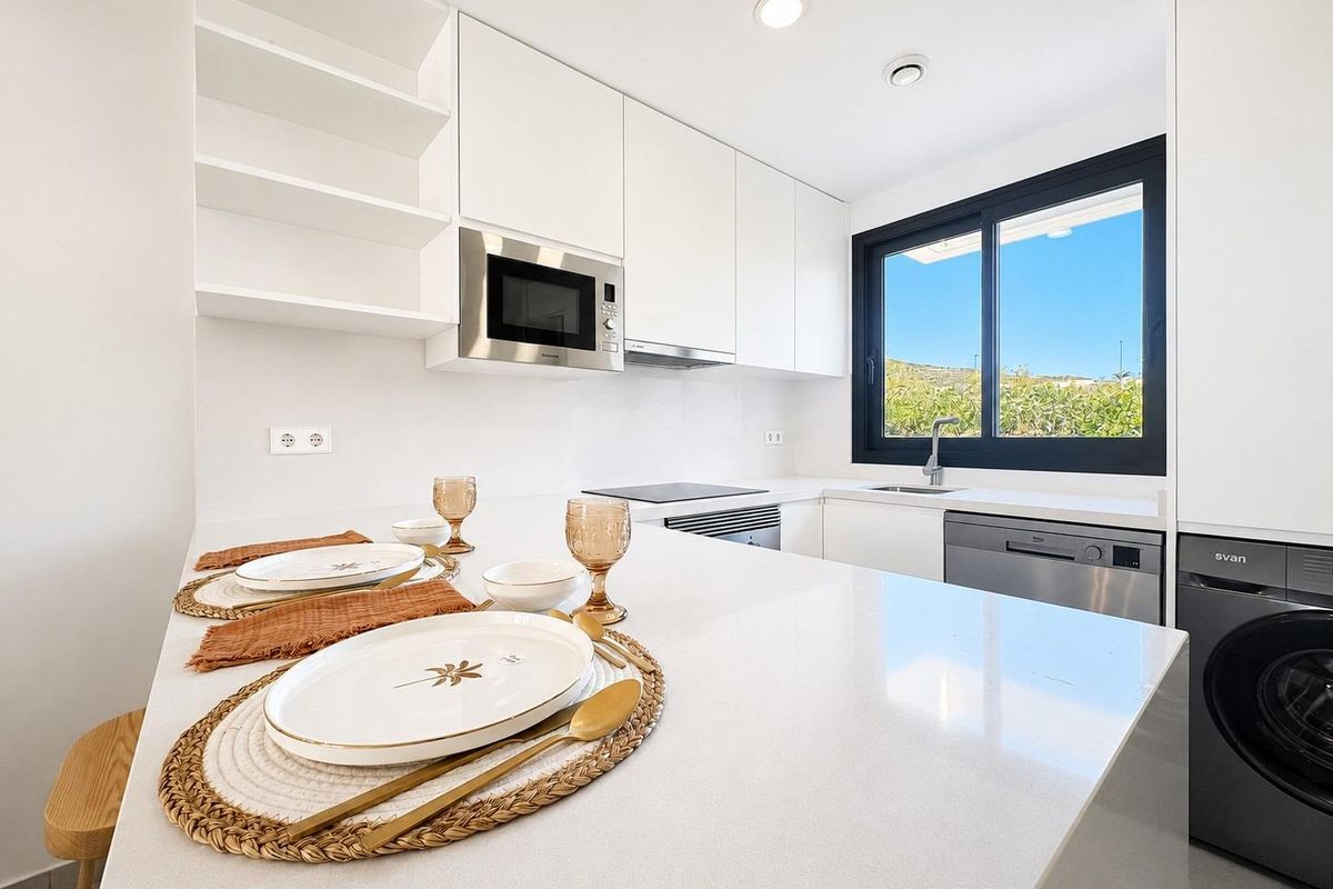 Nieuwbouwwoningen: instapklare rijhuizen en halfvrijstaande villa’s in het Altaona Golf Resort, Murcia