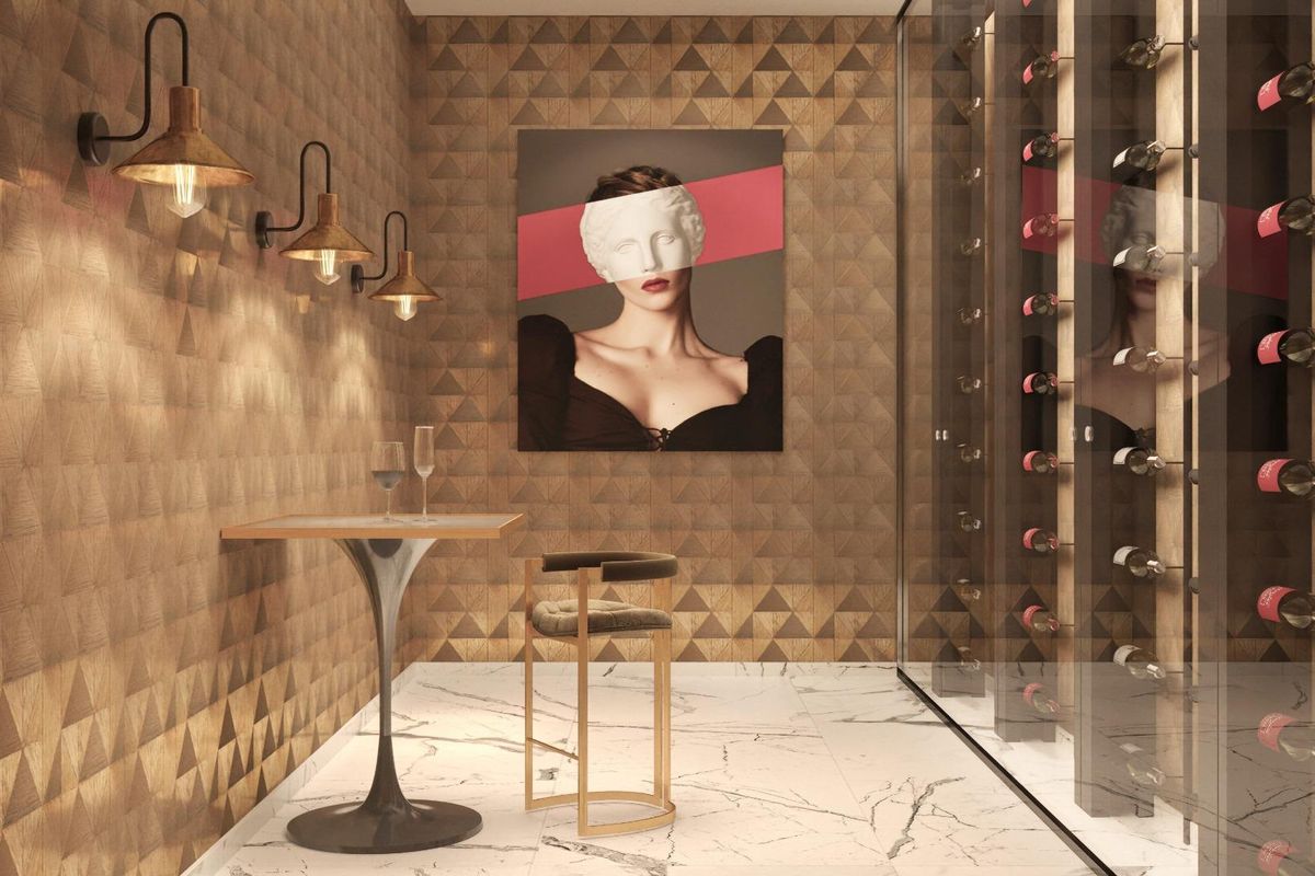 Stijlvolle wijnkelder met artistieke inrichting en wijnopslag in een luxe villa in Benahavís.