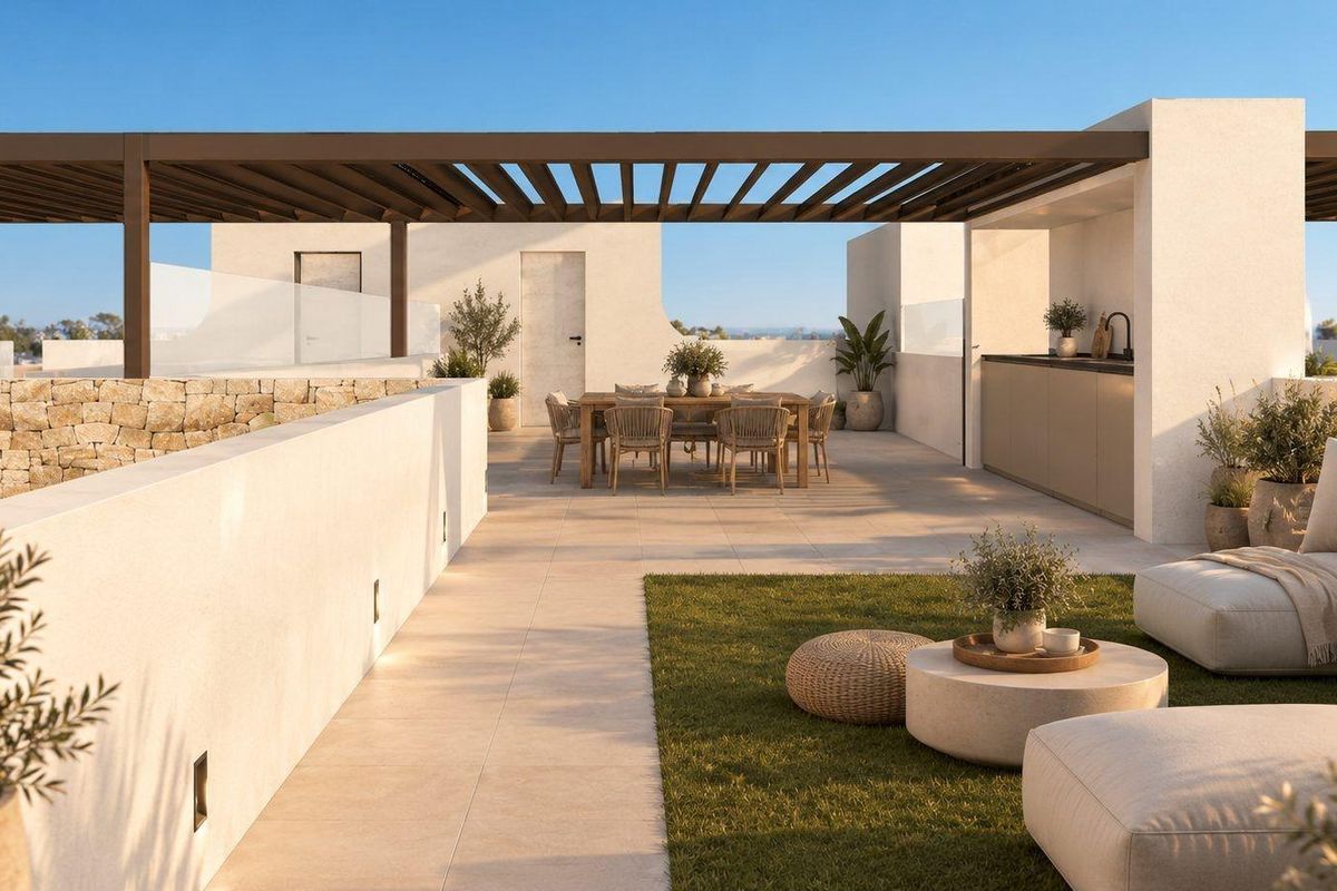 Rooftop solarium with views in San Pedro