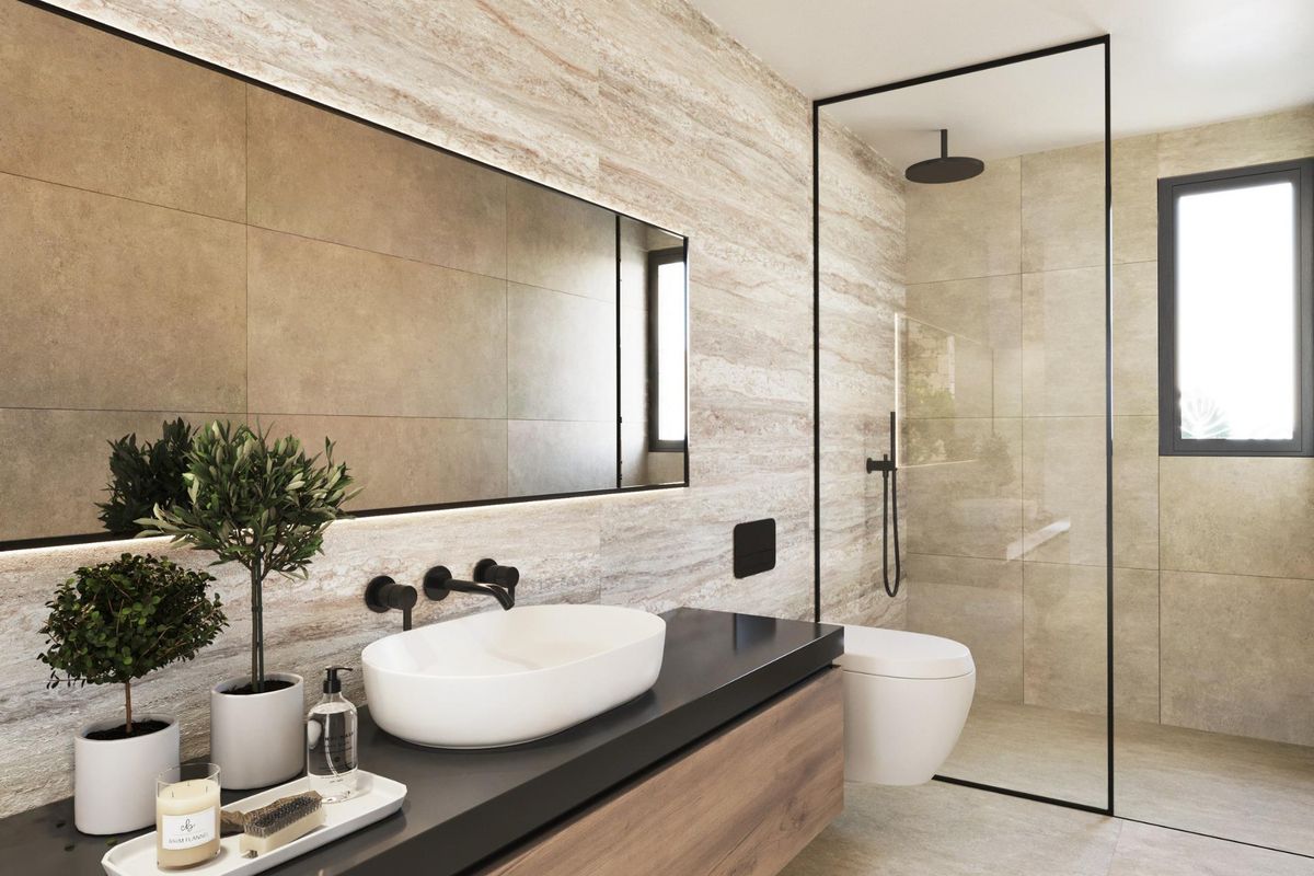 Stijlvolle badkamer in een 3-slaapkamer villa met moderne armaturen, gelegen in Polop, Costa Blanca Noord.