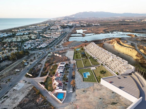 Luchtfoto van een 2-slaapkamer penthousecomplex in Vera, Costa de Almeria, nabij de kust en bergen.