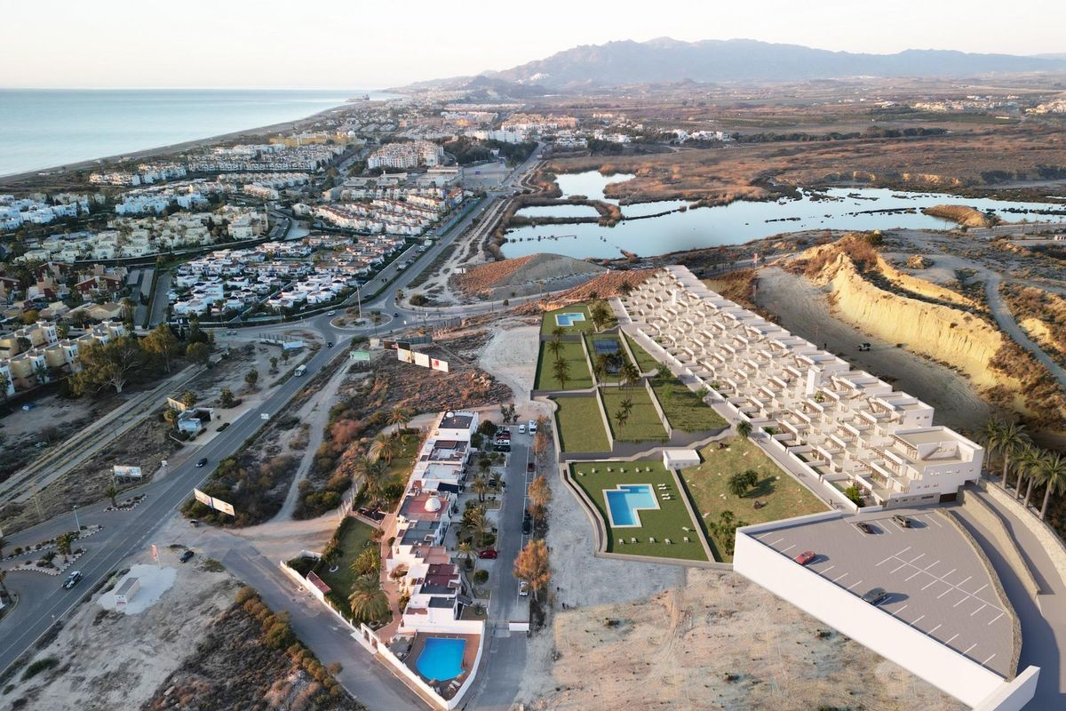 Luchtfoto van een 2-slaapkamer penthousecomplex in Vera, Costa de Almeria, nabij de kust en bergen.