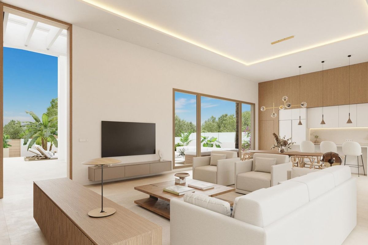 Proximity to Orihuela and Torrevieja