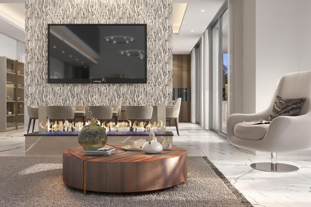 Chique woonkamer in een 6-slaapkamer villa in Benahavís, met een stijlvolle open haard en hedendaags decor.