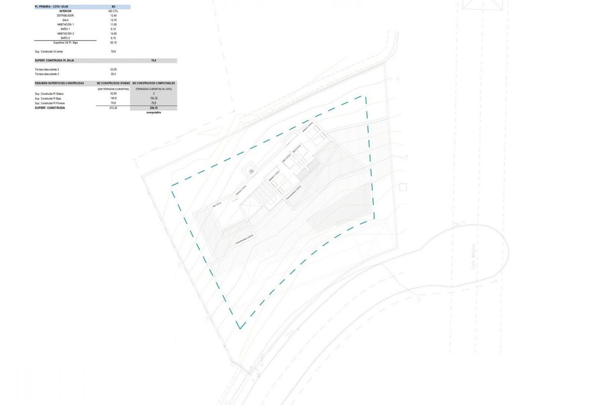 Gedetailleerde plattegrond voor de 3-slaapkamer villa in Altea, met de indeling van kamers en buitenshuis.