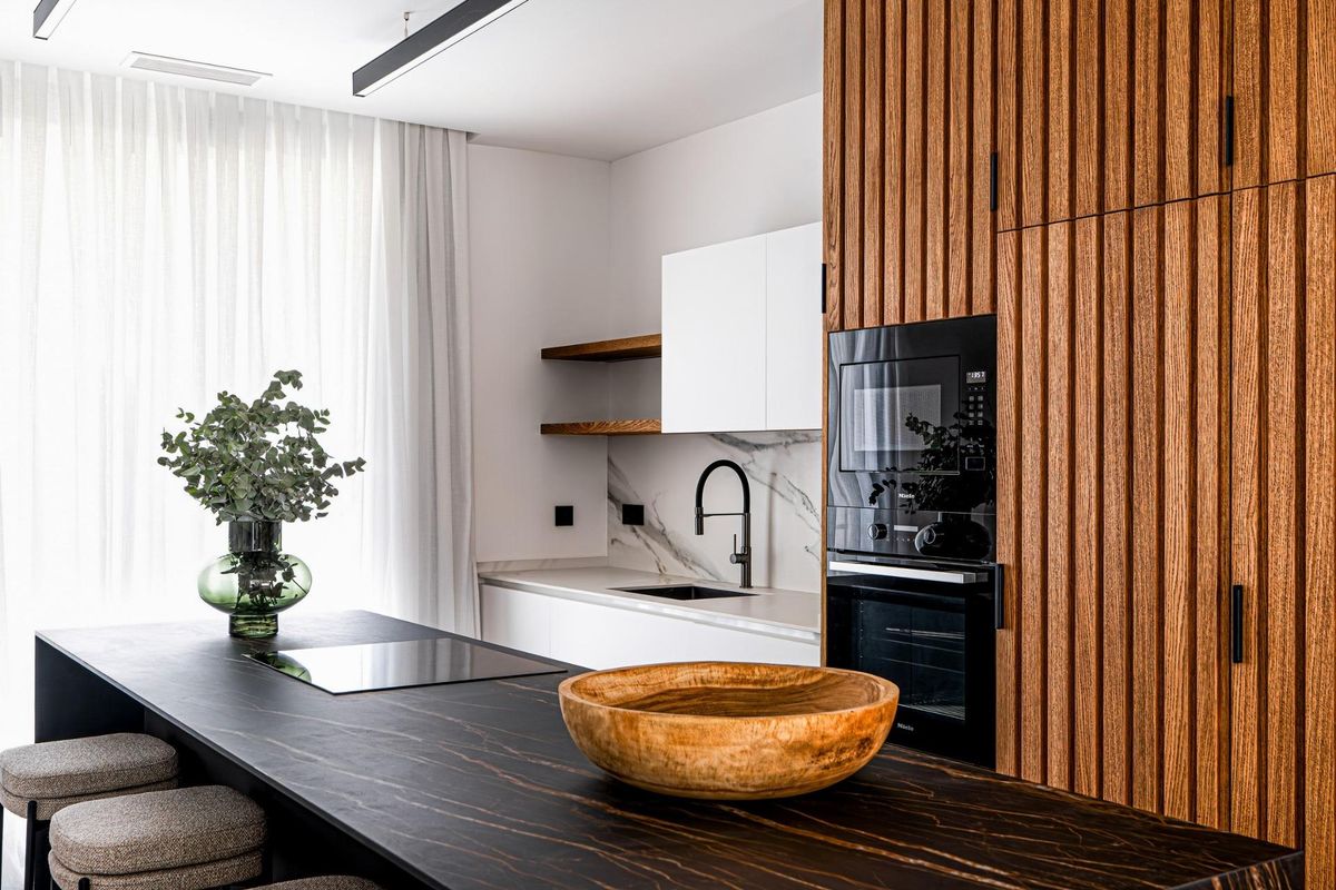 Chique keuken in een 4-slaapkamer villa in La Nucia, met elegante afwerkingen en voorzieningen.