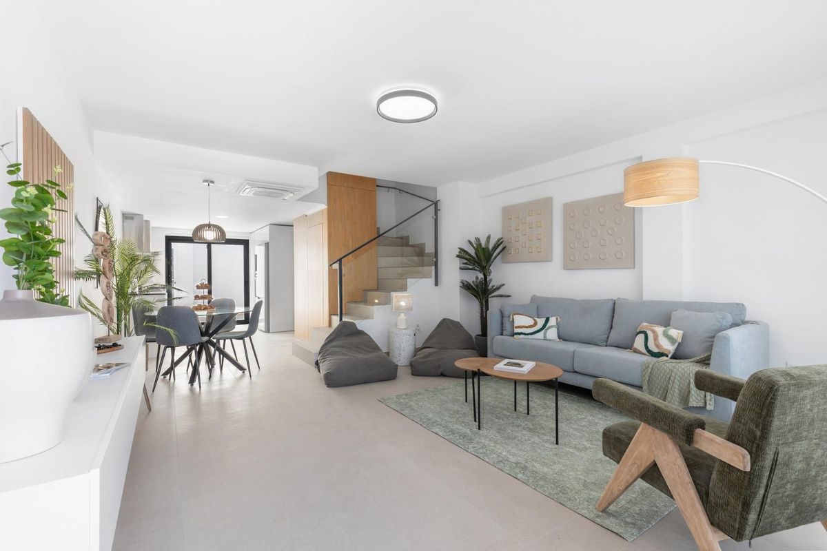 Moderne herenhuizen met solarium en kelder in Rafal, Alicante