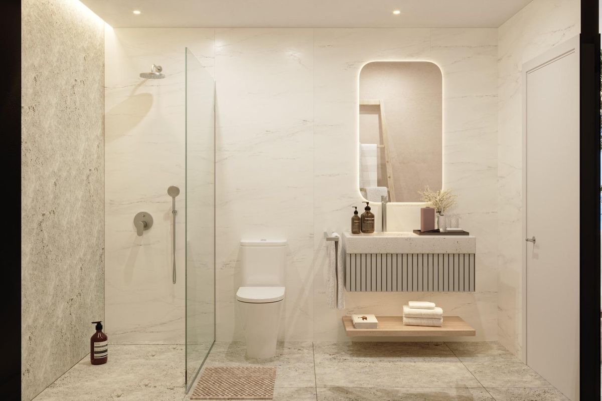 Modern badkamer met een inloopdouche en luxe afwerking in het 3-slaapkamer appartement van Mojacar.