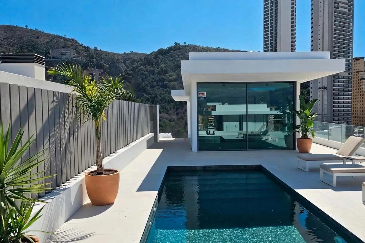 Luxusvilla mit Pool in Benidorm