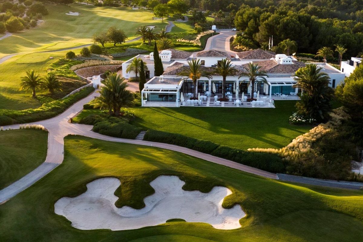 Villa medence közelről Orihuela
