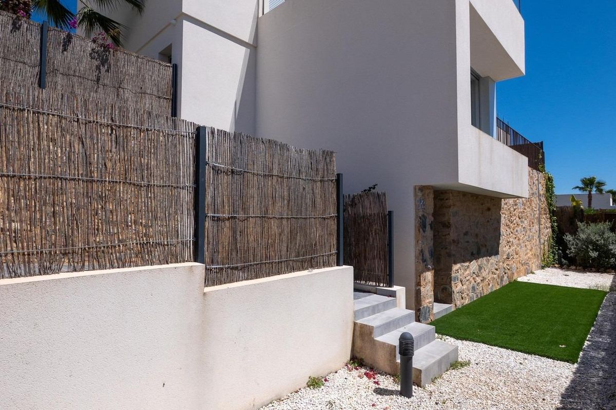Außenansicht der Villa in Algorfa
