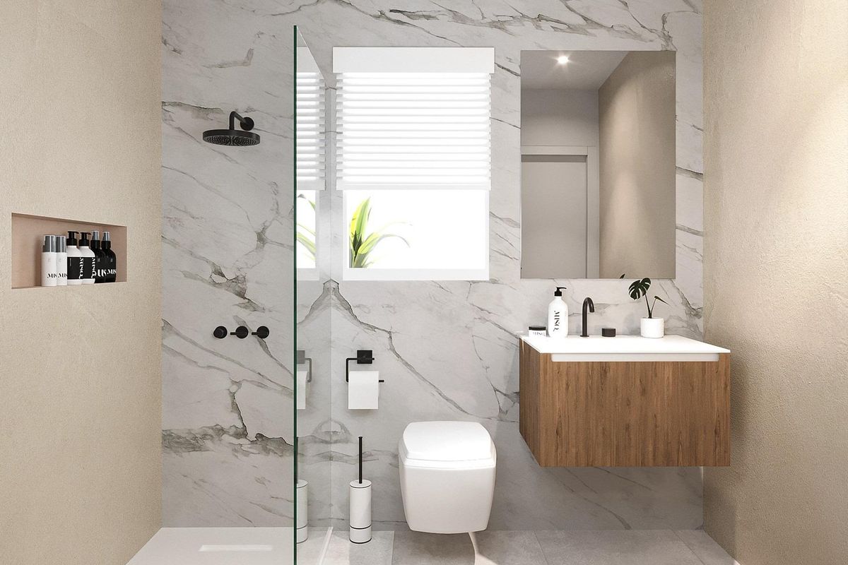 Chique badkamer met een elegant ontwerp en natuurlijk licht in de villa.