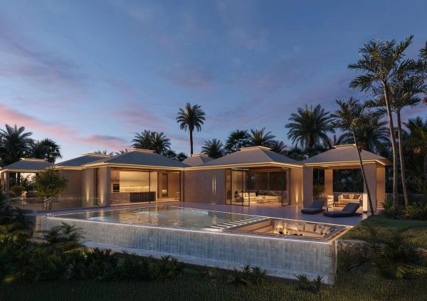 Moderne 5-zimmer-villa in Marbella mit einem einladenden poolbereich, umgeben von üppigem grün.