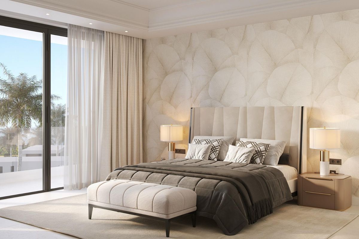 Stijlvolle moderne slaapkamer in een villa in Marbella, met een serene sfeer en elegante meubels.