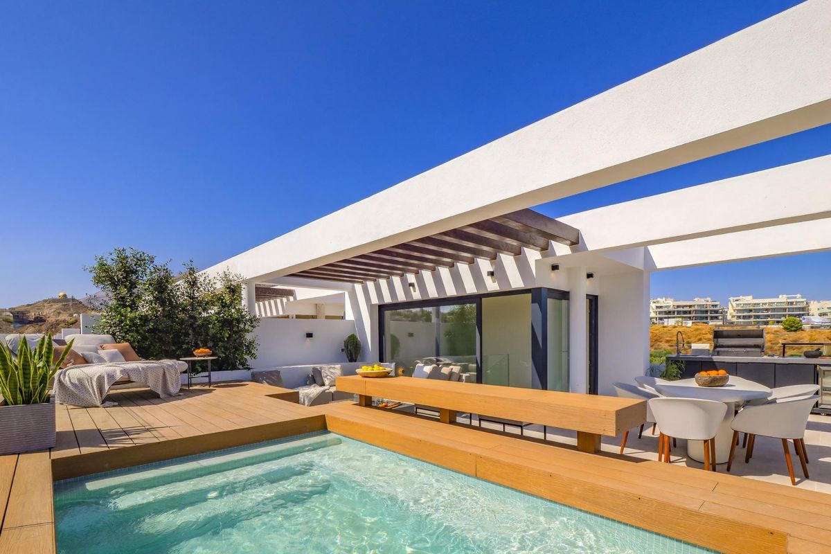 Luxe nieuwbouwwoningen met zeezicht in El Higuerón, Costa del Sol
