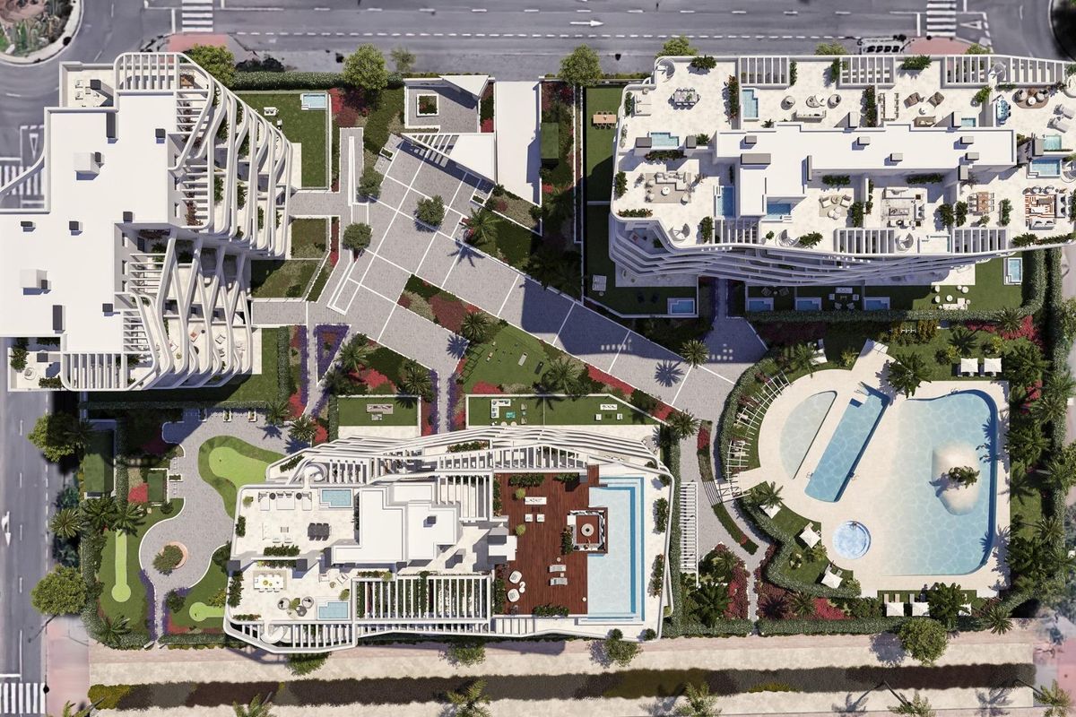 Luchtfoto van de indeling van het appartementcomplex in Villajoyosa, Costa Blanca North, met omliggende voorzieningen.