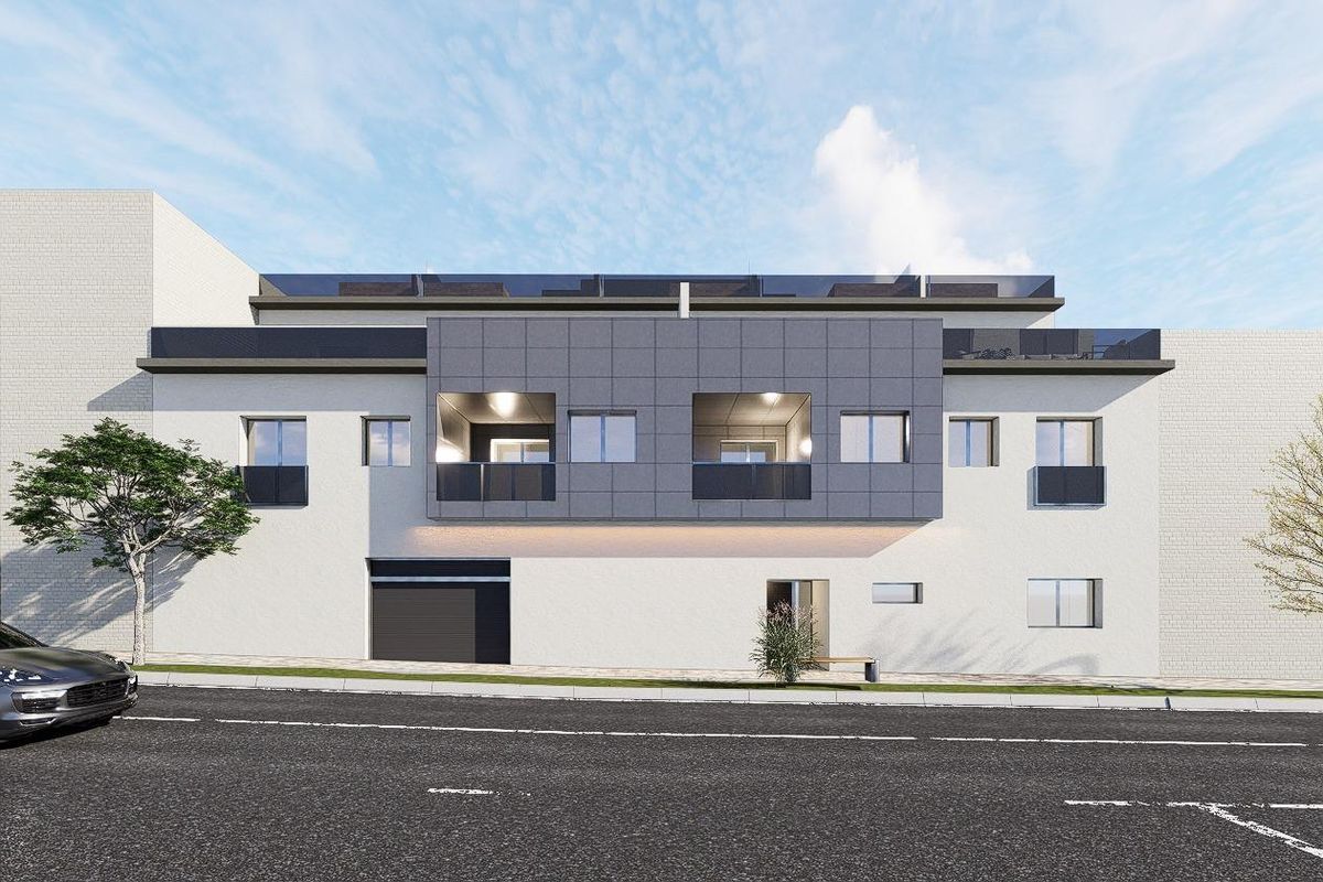 Duidelijk ontworpen gevel van een 3-slaapkamer appartement in Pilar de La Horadada, met stijlvolle balkontoegangen.