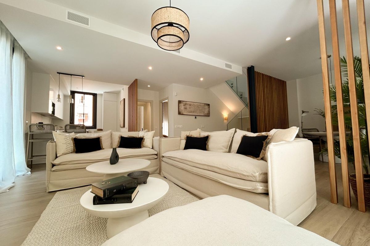 Gemeinschaftspool des Stadthauses in Málaga