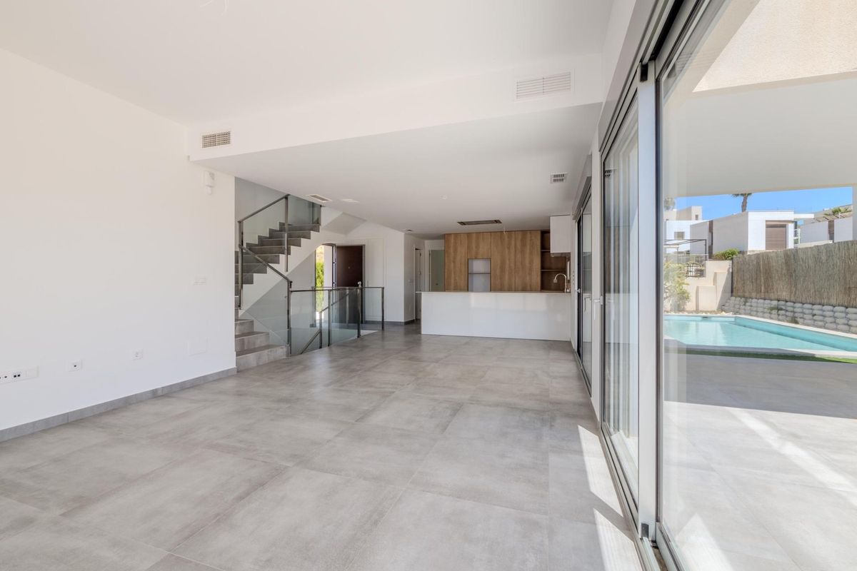 Moderne Architektur der Villa in Algorfa