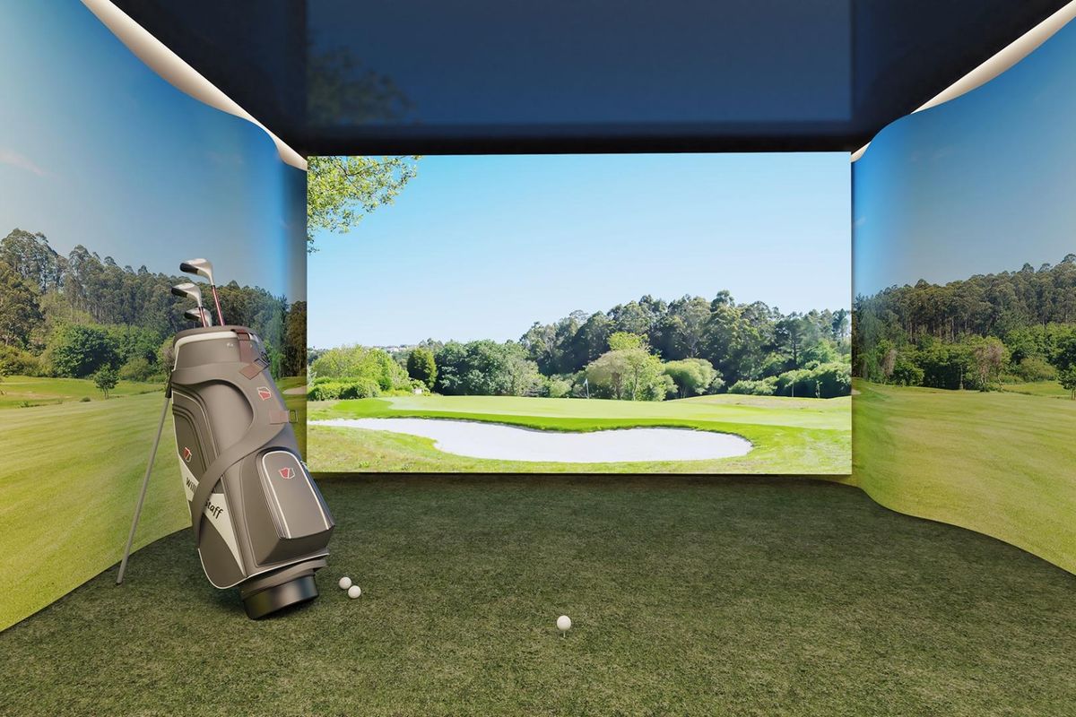 Virtuele golfsimulatiekamer, een aantrekkelijke functie in een luxe ontwikkeling nabij Mijas.