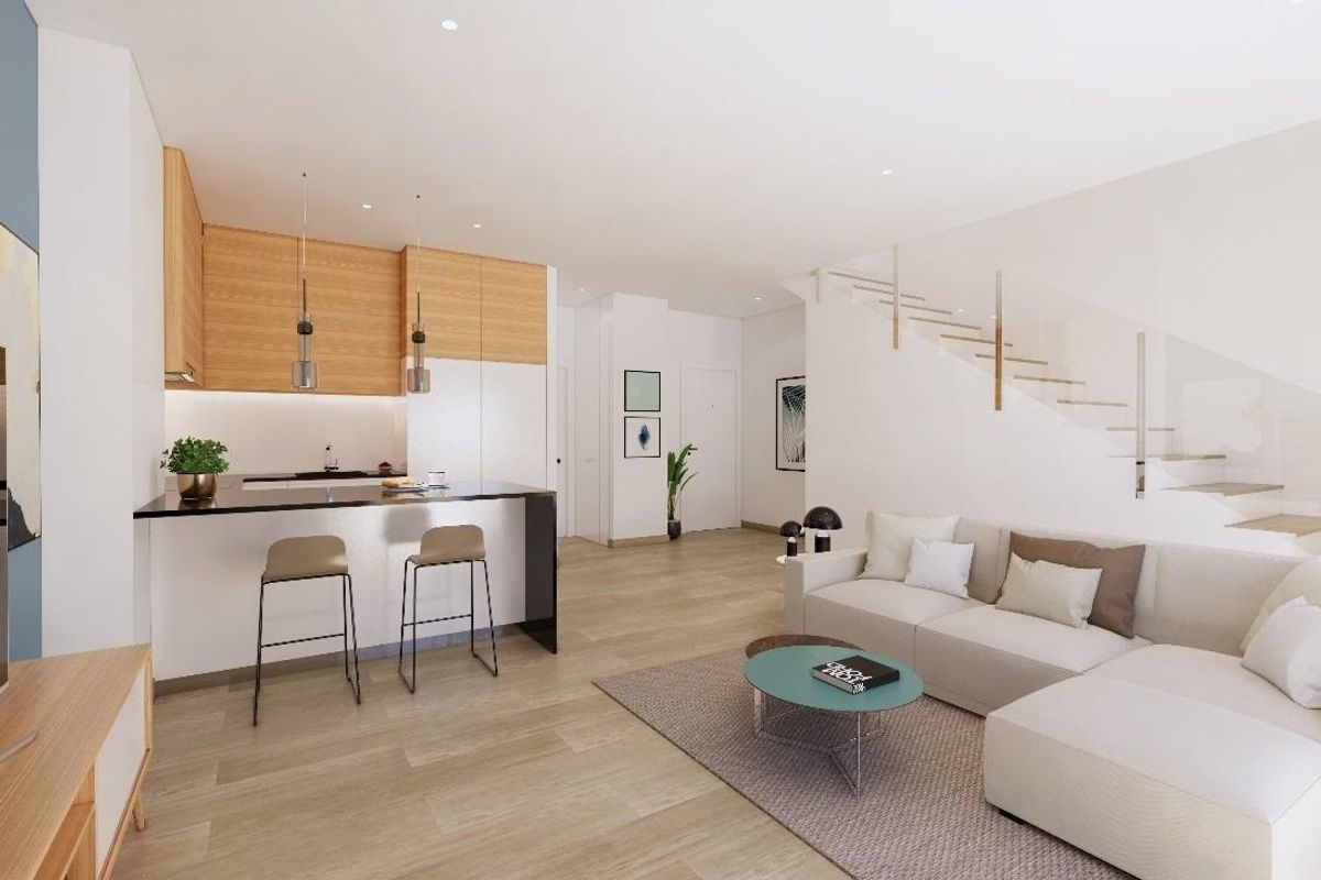 Hedendaagse woonruimte met een gezellige sfeer en stijlvol decor in een 3-slaapkamer townhouse in Los Alcazares.