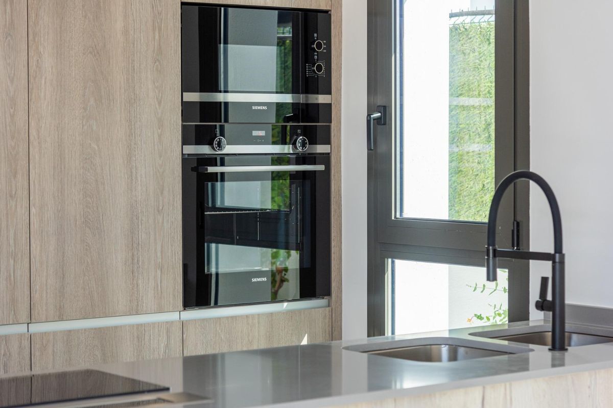 Kitchen with integrated appliances