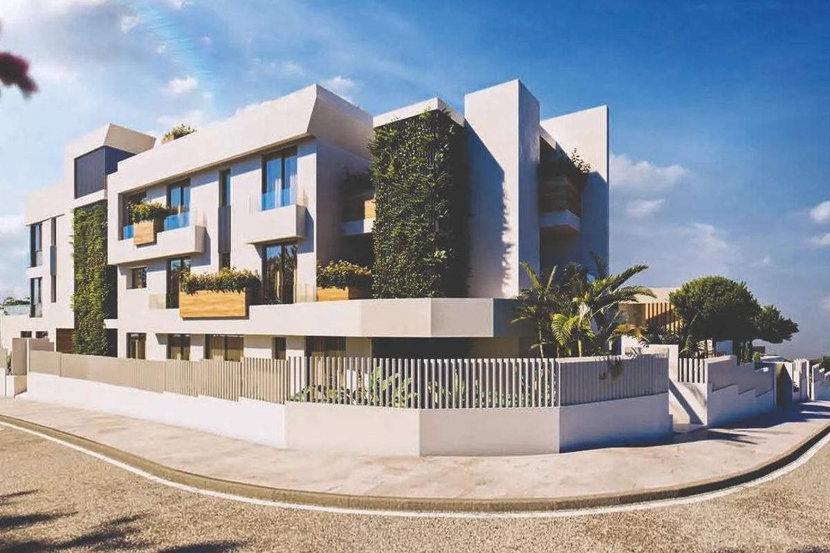 Marbella apartment with open-plan living space
